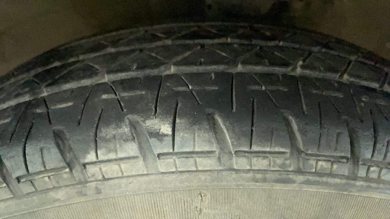 Used 2017 Maruti Suzuki Alto 800 LXi Petrol Manual tyres LEFT FRONT TYRE TREAD VIEW