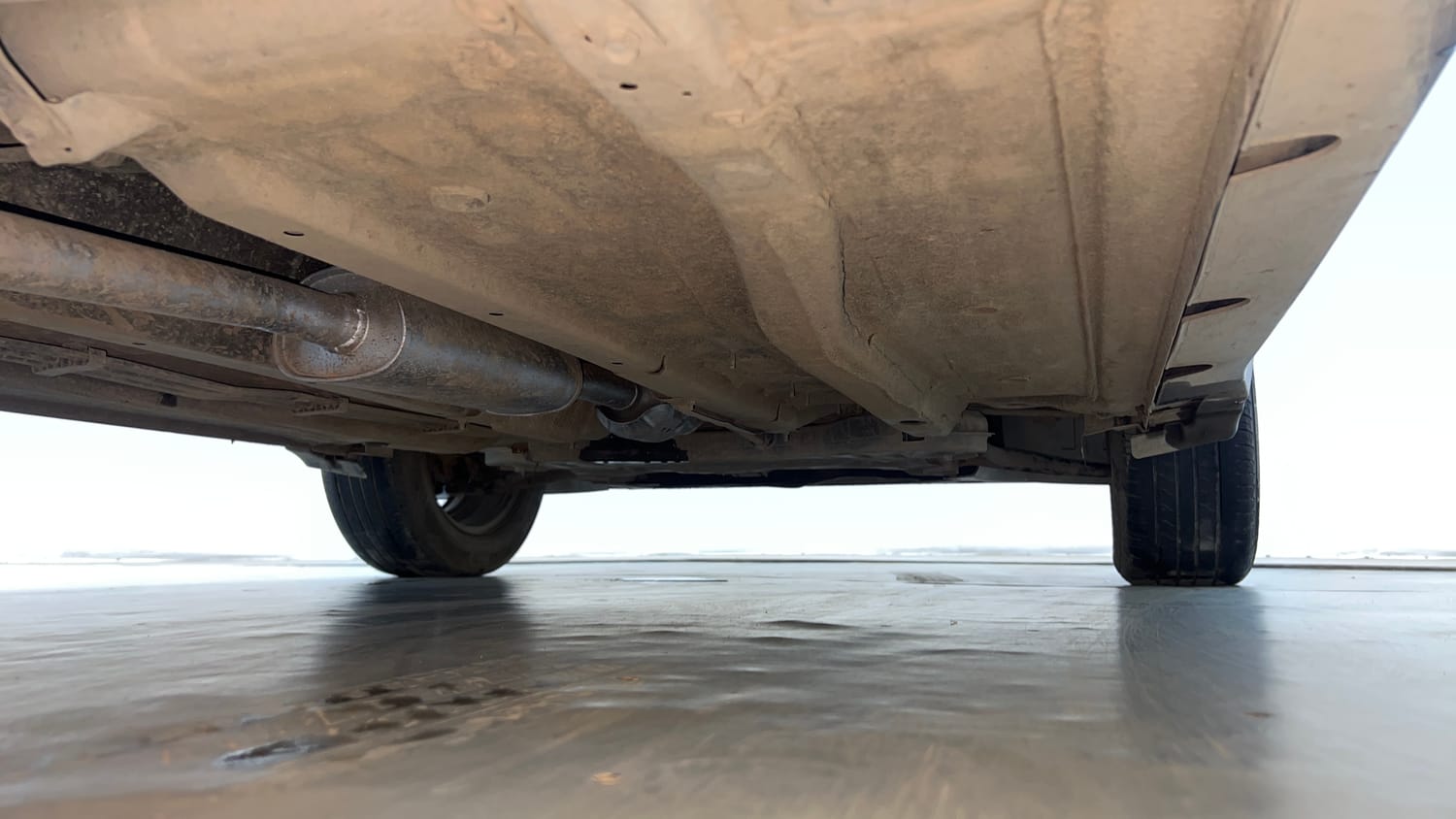 Used 2020 Kia Sonet HTX 1.0 iMT Petrol Manual extra REAR RIGHT UNDERBODY VIEW