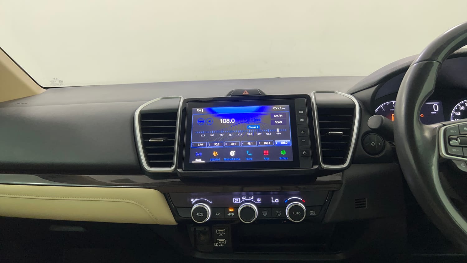 Used 2023 Honda City ZX CVT Petrol Petrol Automatic interior MUSIC SYSTEM & AC CONTROL VIEW