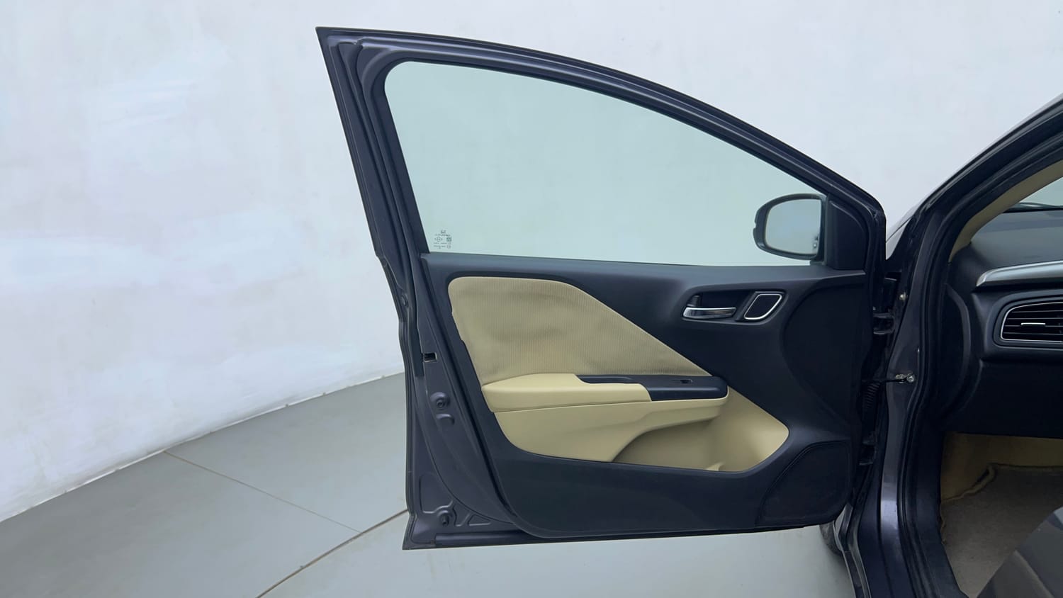 Used 2018 Honda City V Petrol Petrol Manual interior LEFT FRONT DOOR OPEN VIEW