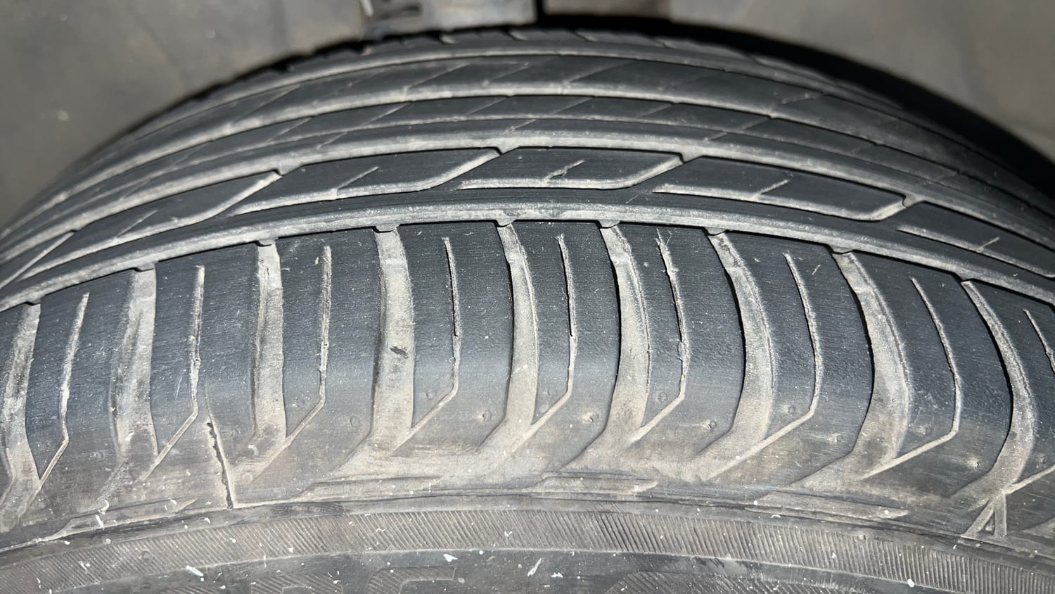 Used 2020 Jeep Compass Sport Plus 1.4 Petrol Petrol Manual tyres RIGHT FRONT TYRE TREAD VIEW