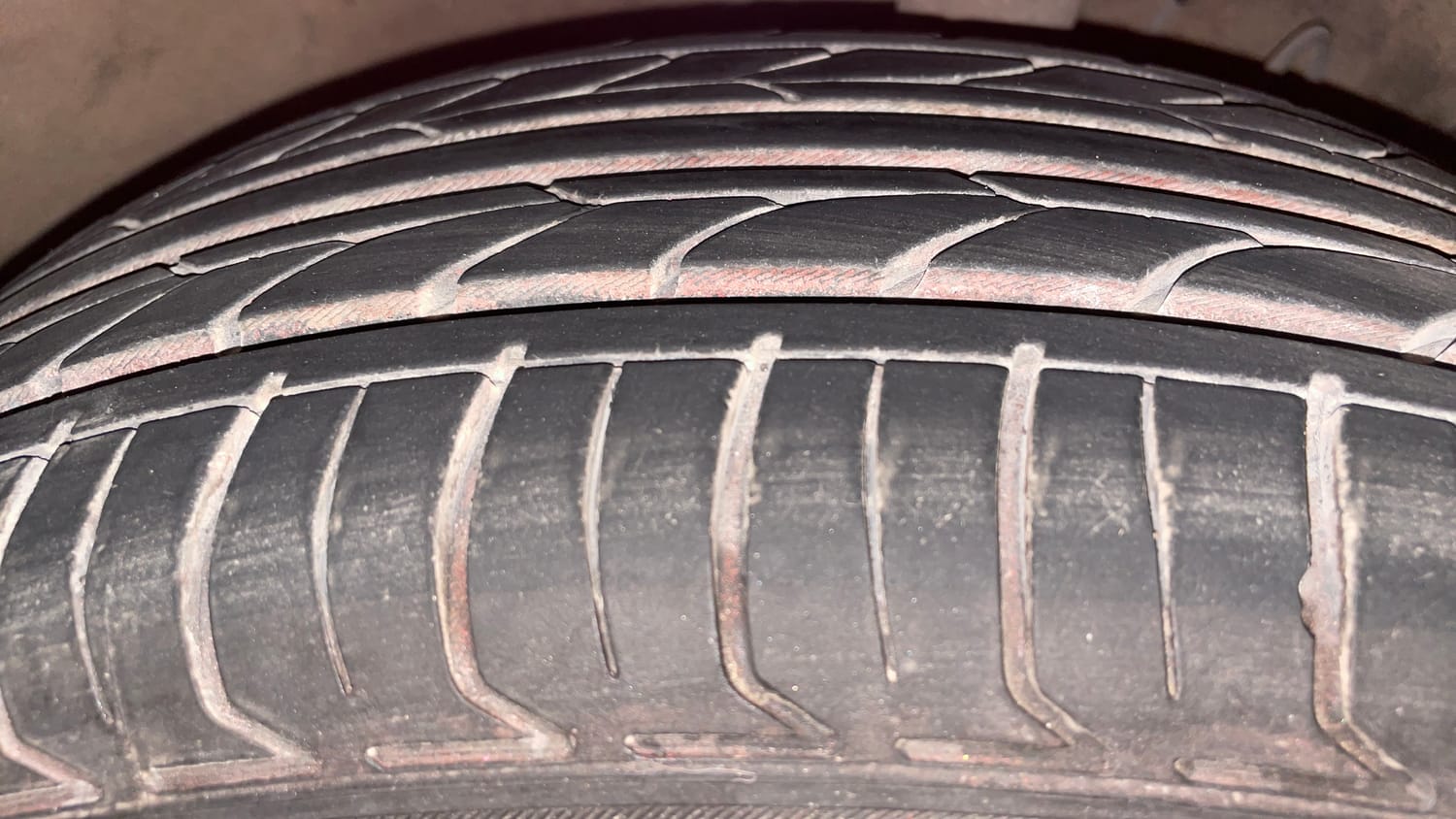 Used 2014 Hyundai i20 Asta 1.2 Petrol Manual tyres RIGHT FRONT TYRE TREAD VIEW