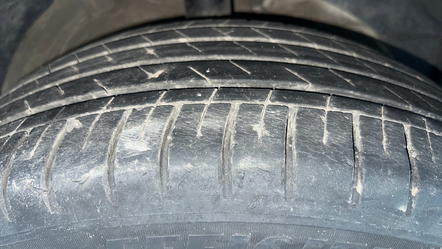 Used 2022 MG Motors Hector Sharp 1.5 Petrol CVT Petrol Automatic tyres RIGHT FRONT TYRE TREAD VIEW