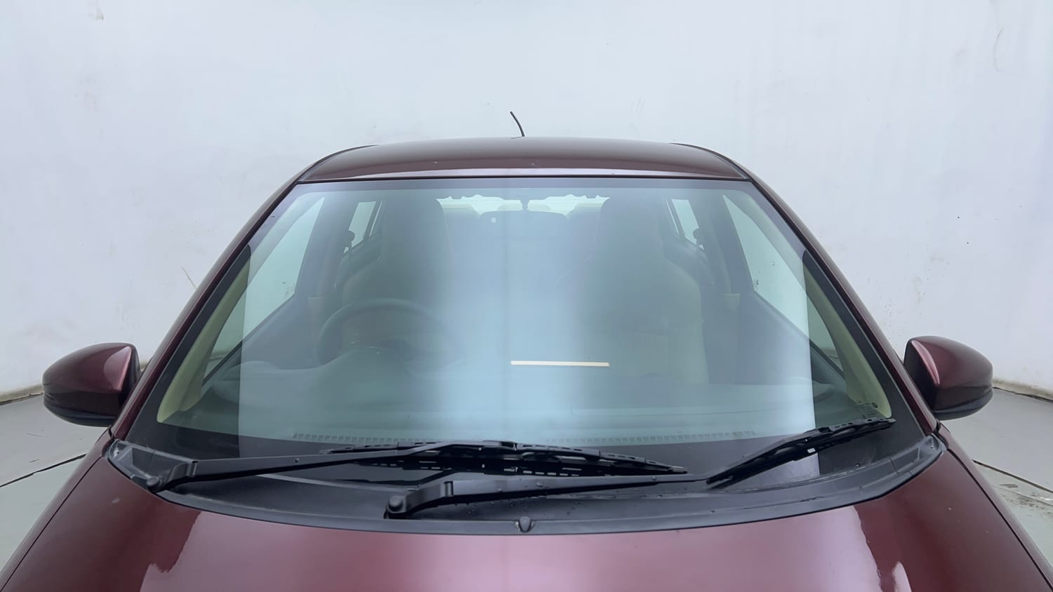Used 2015 Honda Amaze 1.2 VX  (O)  i-VTEC Petrol Manual exterior FRONT WINDSHIELD VIEW