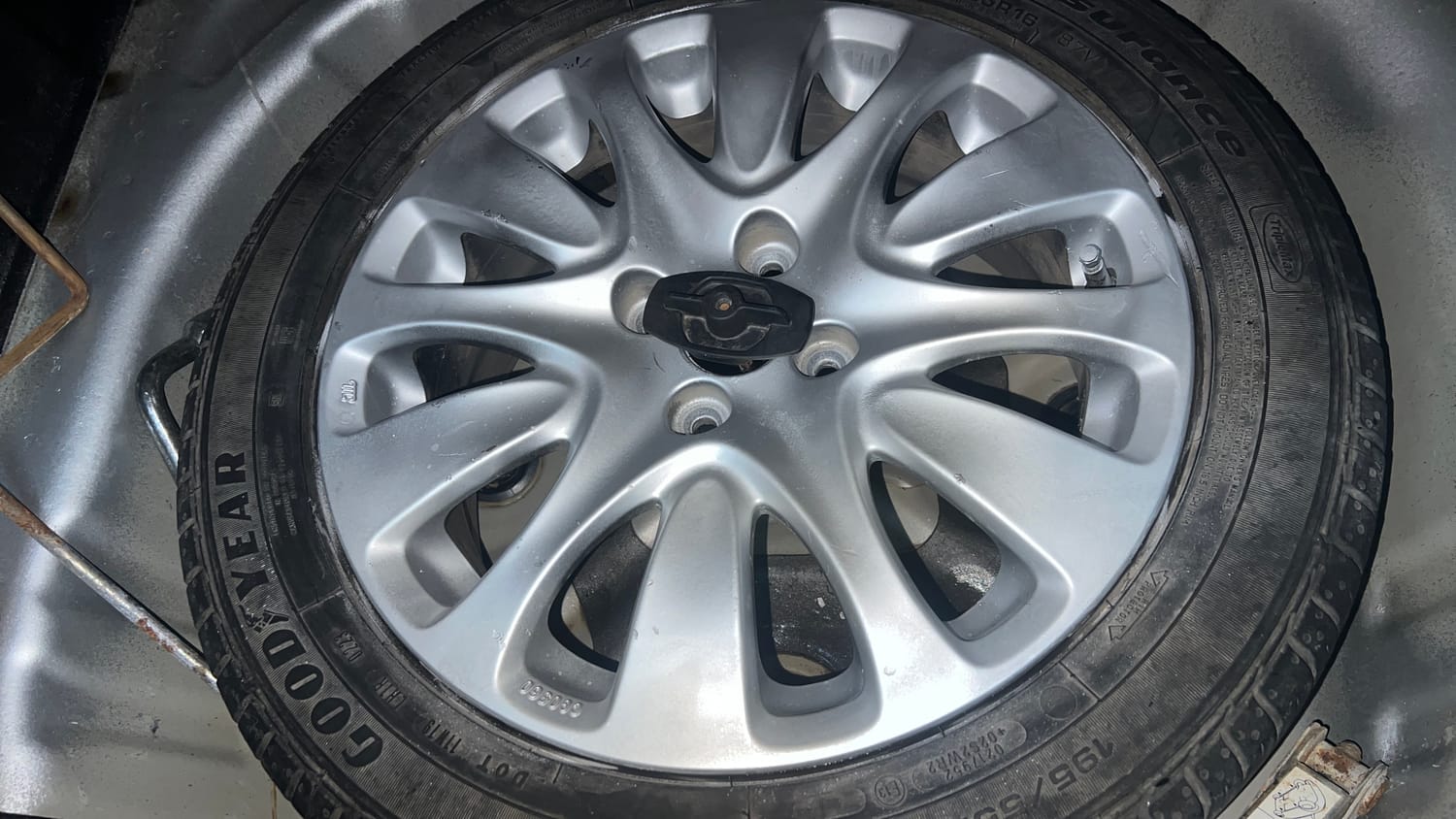 Used 2018 Maruti Suzuki Baleno Zeta 1.2 Petrol Manual tyres SPARE TYRE VIEW