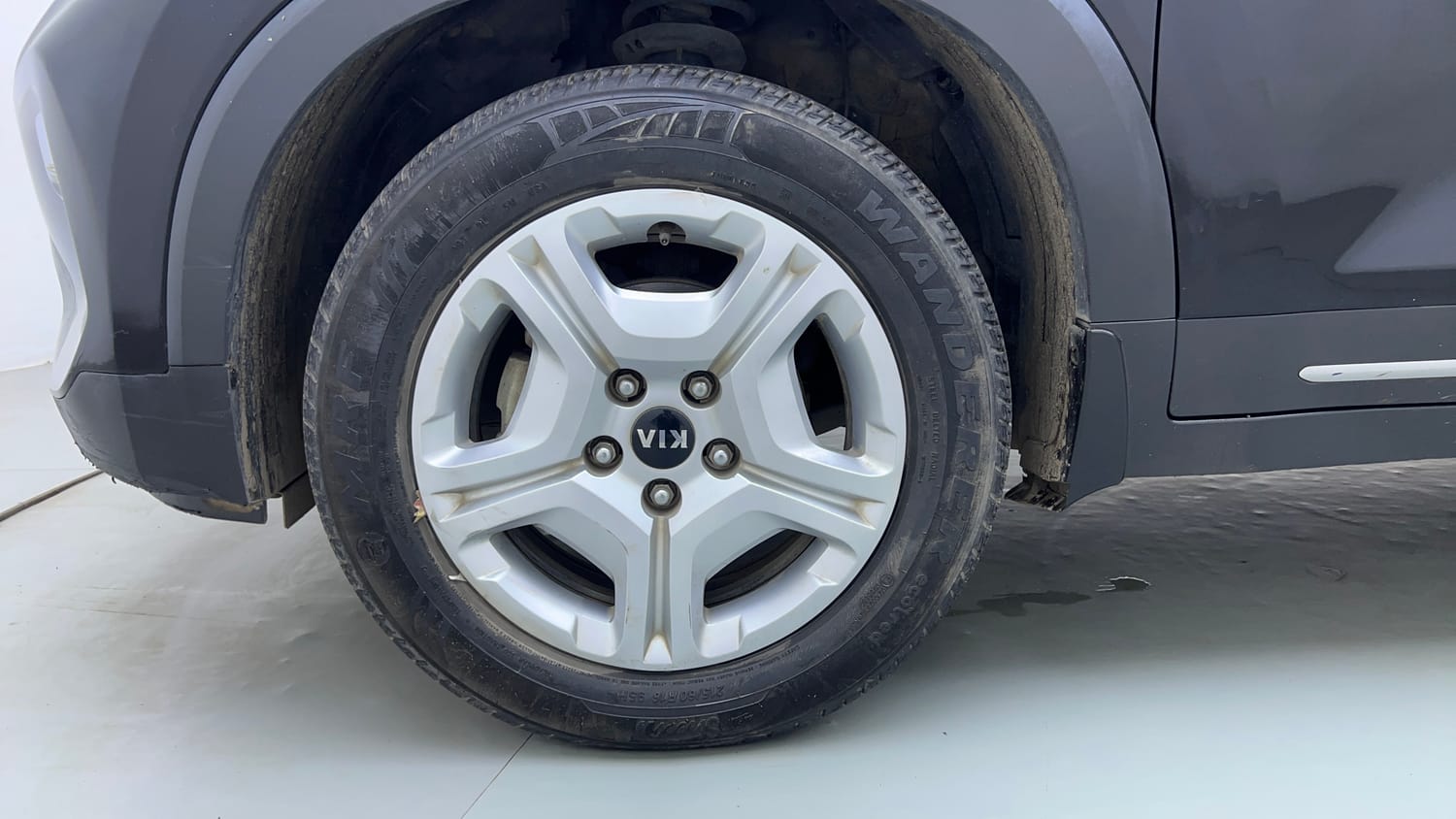 Used 2020 Kia Sonet HTX 1.0 iMT Petrol Manual tyres LEFT FRONT TYRE RIM VIEW