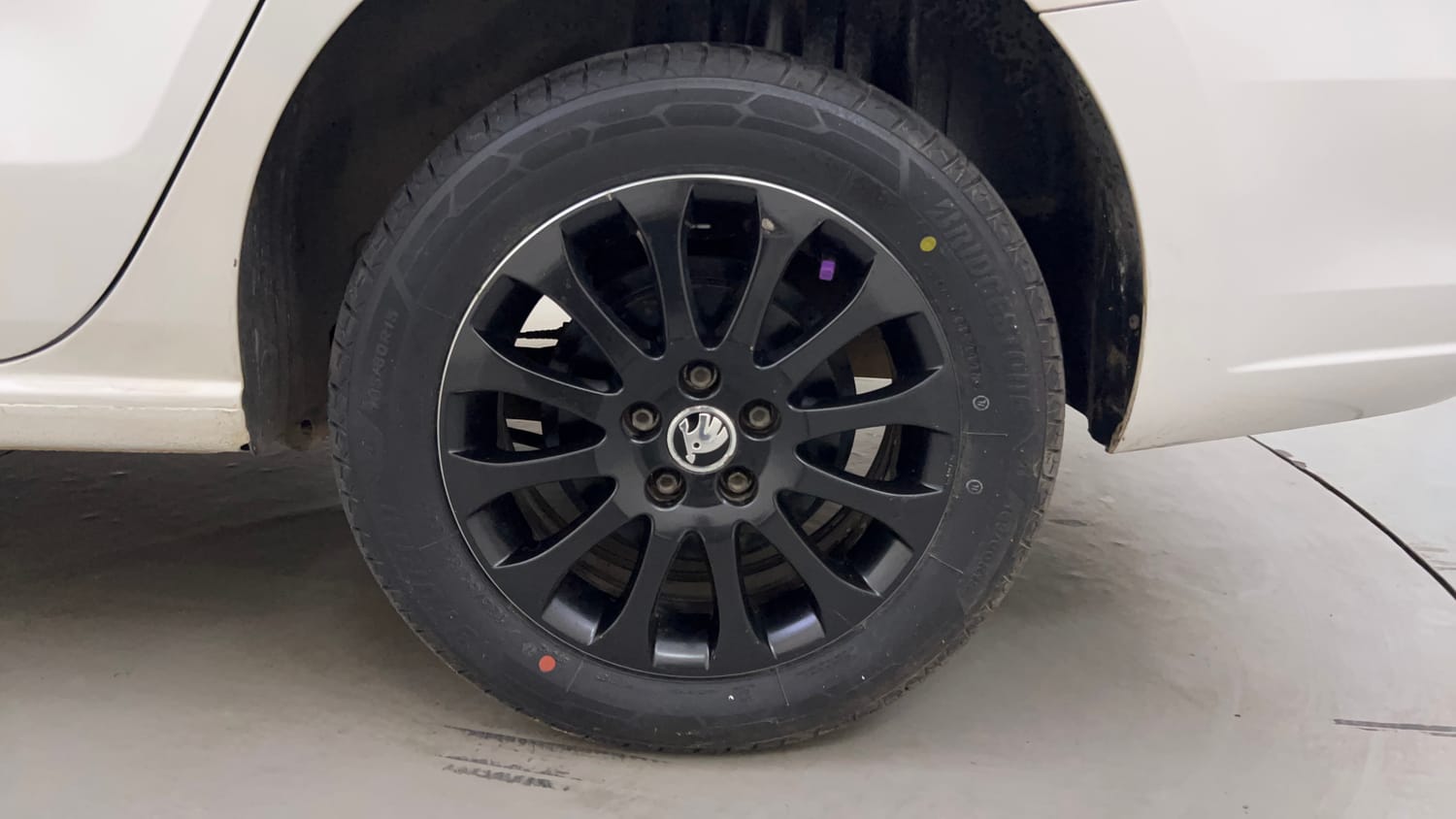 Used 2016 Skoda Rapid 1.5 TDI CR Style Plus AT Diesel Automatic tyres LEFT REAR TYRE RIM VIEW