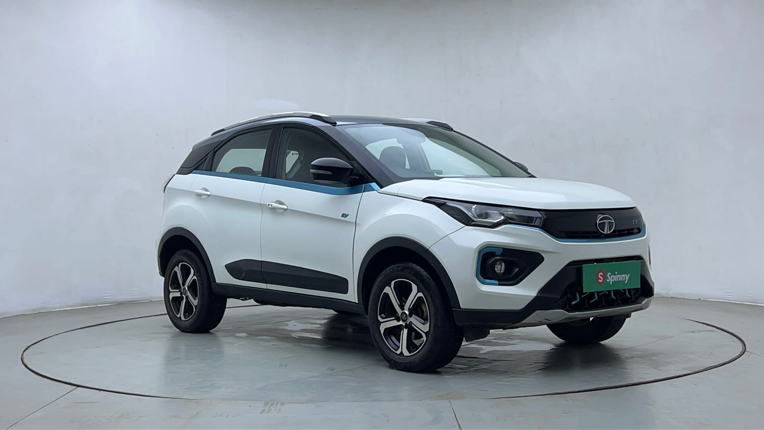 Used 2021 Tata Nexon EV XZ Plus Electric Automatic exterior RIGHT FRONT CORNER VIEW