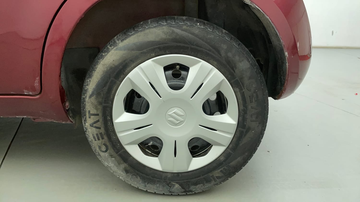 Used 2013 Maruti Suzuki Ritz Vxi BS-IV Petrol Manual tyres LEFT REAR TYRE RIM VIEW