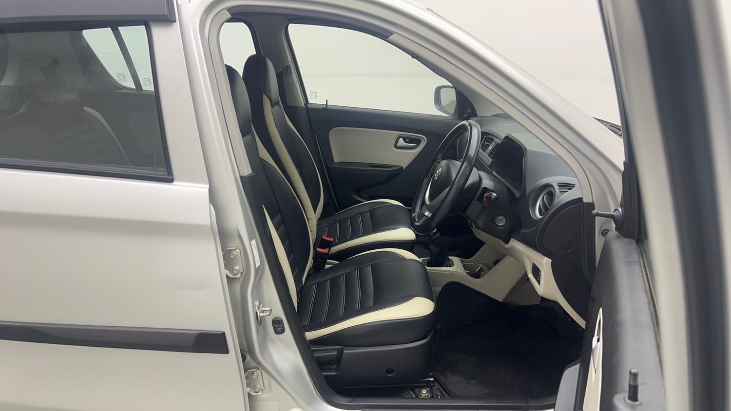 Used 2021 Maruti Suzuki Alto 800 VXi Petrol Manual interior RIGHT SIDE FRONT DOOR CABIN VIEW