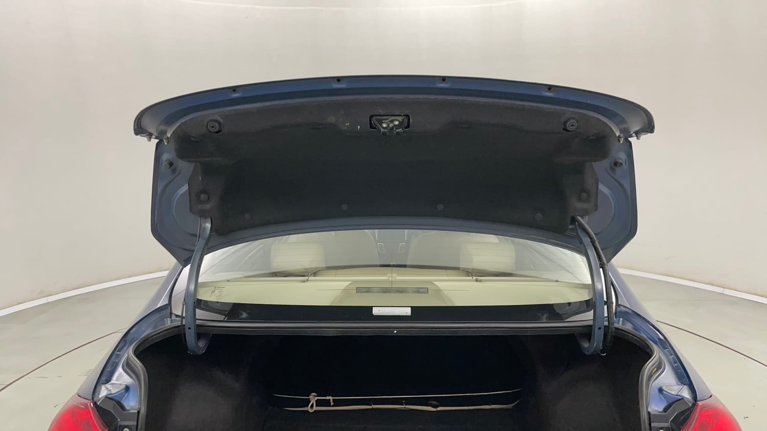 Used 2018 Maruti Suzuki Ciaz Alpha Hybrid 1.5 AT Petrol Automatic interior DICKY DOOR OPEN VIEW