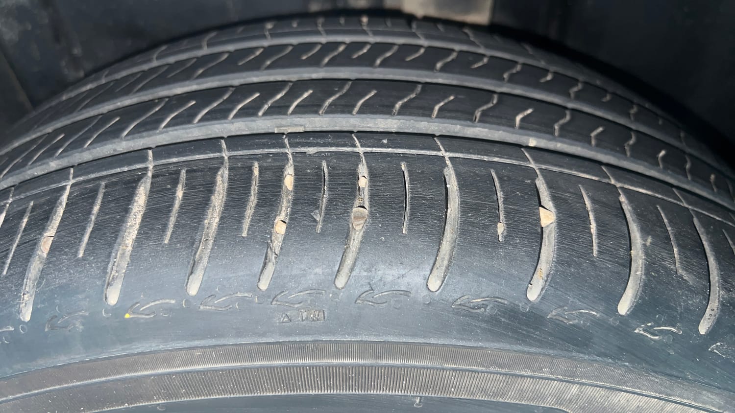 Used 2023 Skoda Slavia Style 1.0L TSI MT Petrol Manual tyres LEFT REAR TYRE TREAD VIEW