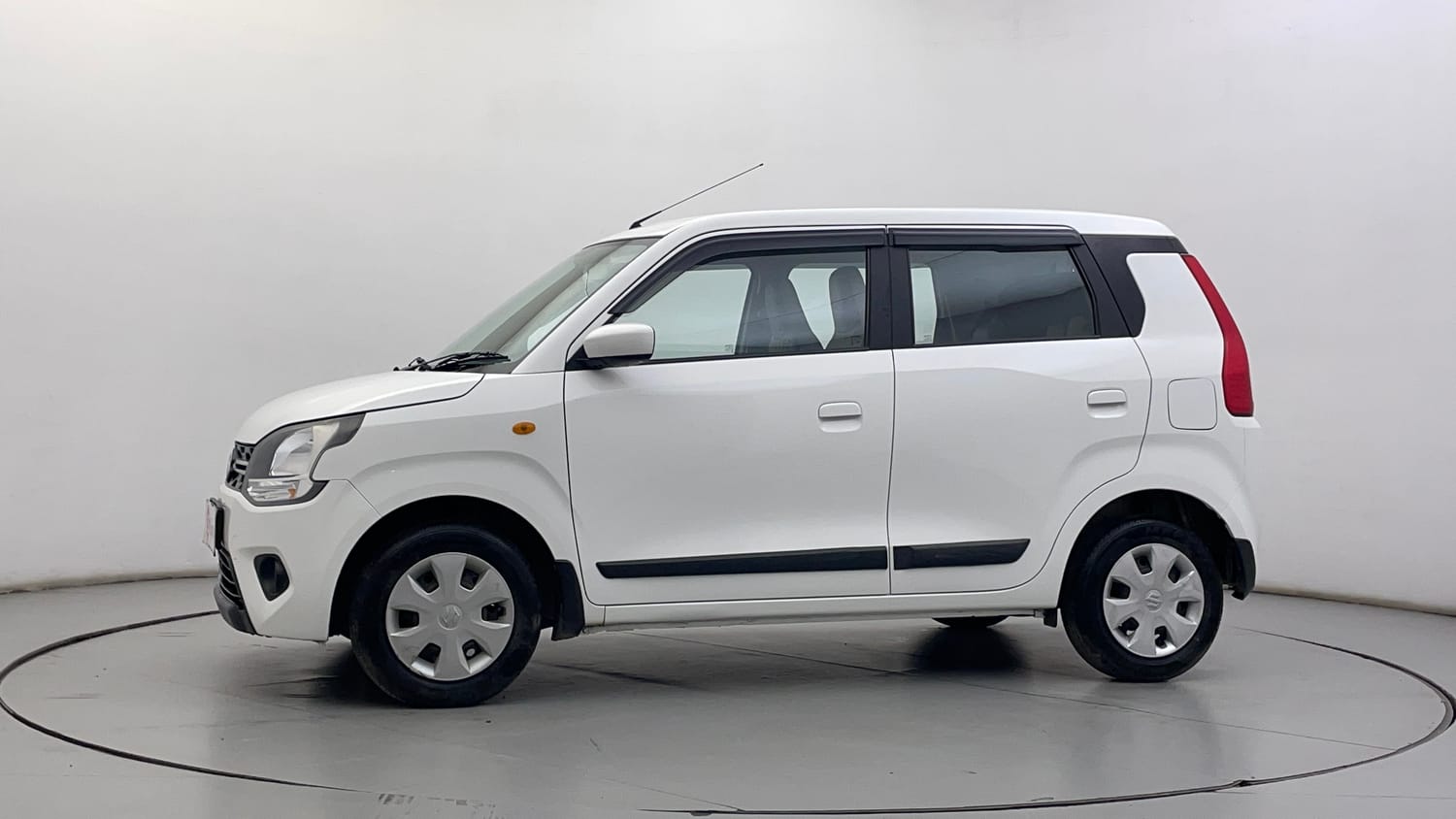 Used 2022 Maruti Suzuki Wagon R ZXI 1.2 Petrol Manual exterior LEFT SIDE VIEW