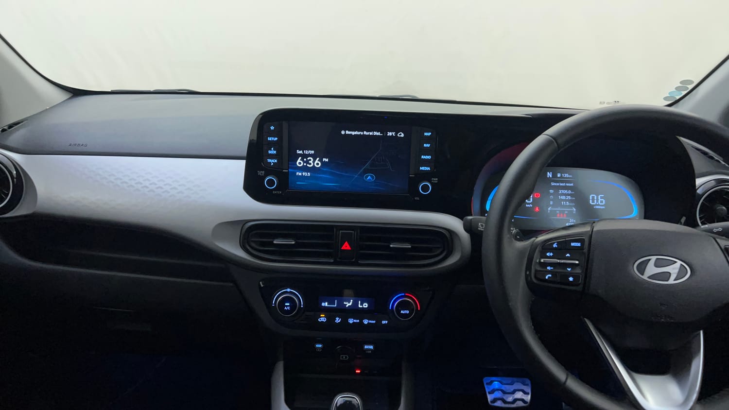 Used 2025 Hyundai Exter SX (O) Connect 1.2 AMT Petrol Automatic interior MUSIC SYSTEM & AC CONTROL VIEW