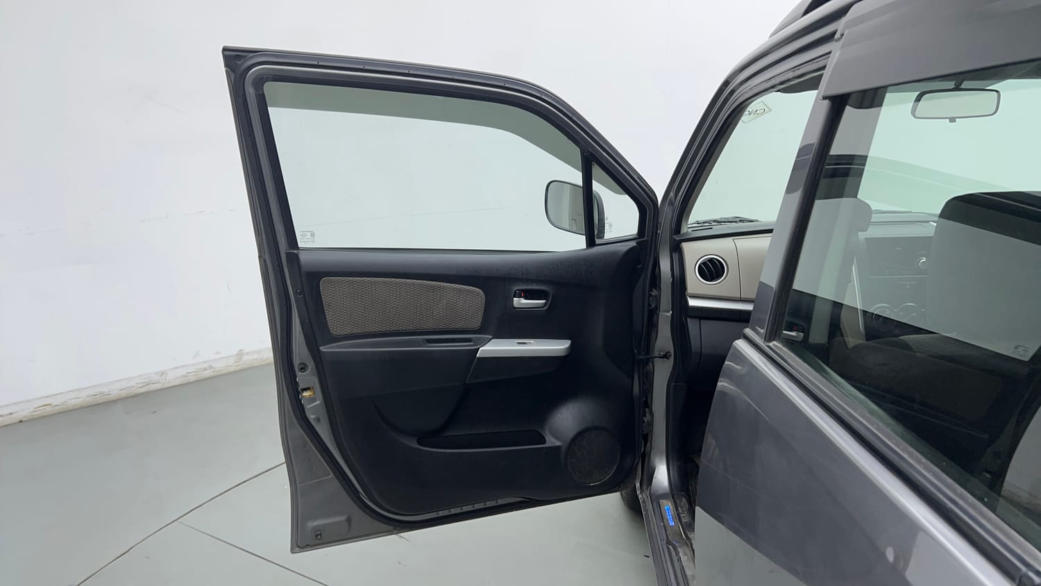 Used 2015 Maruti Suzuki Wagon R LXI CNG Cng Manual interior LEFT FRONT DOOR OPEN VIEW