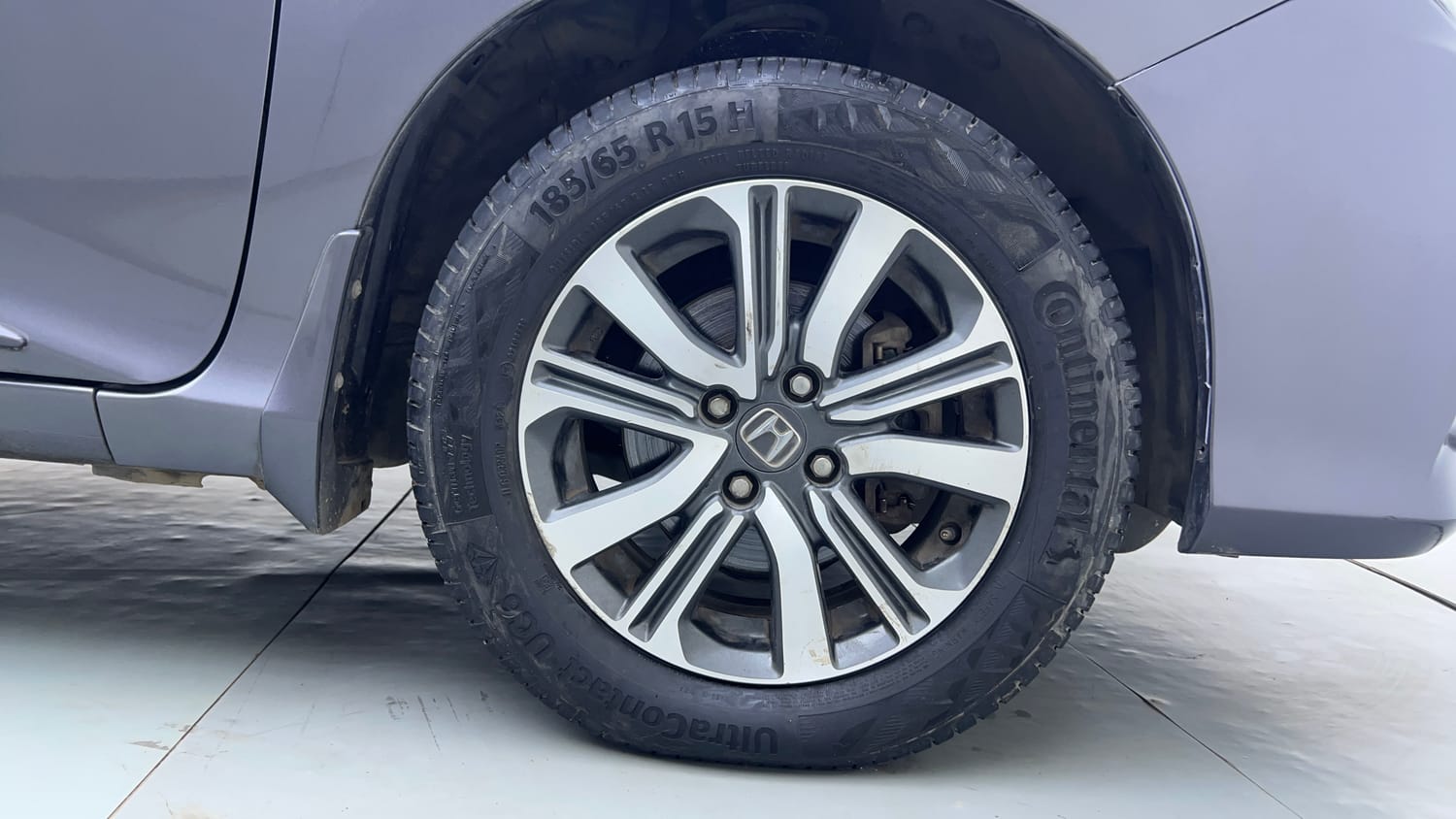 Used 2018 Honda City V Petrol Petrol Manual tyres RIGHT FRONT TYRE RIM VIEW