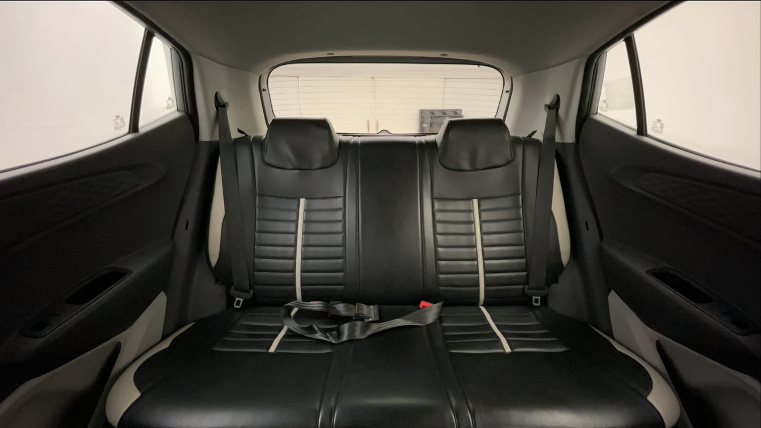 Used 2020 Hyundai Grand i10 Nios Sportz AMT 1.2 Kappa VTVT Petrol Automatic interior REAR SEAT CONDITION VIEW