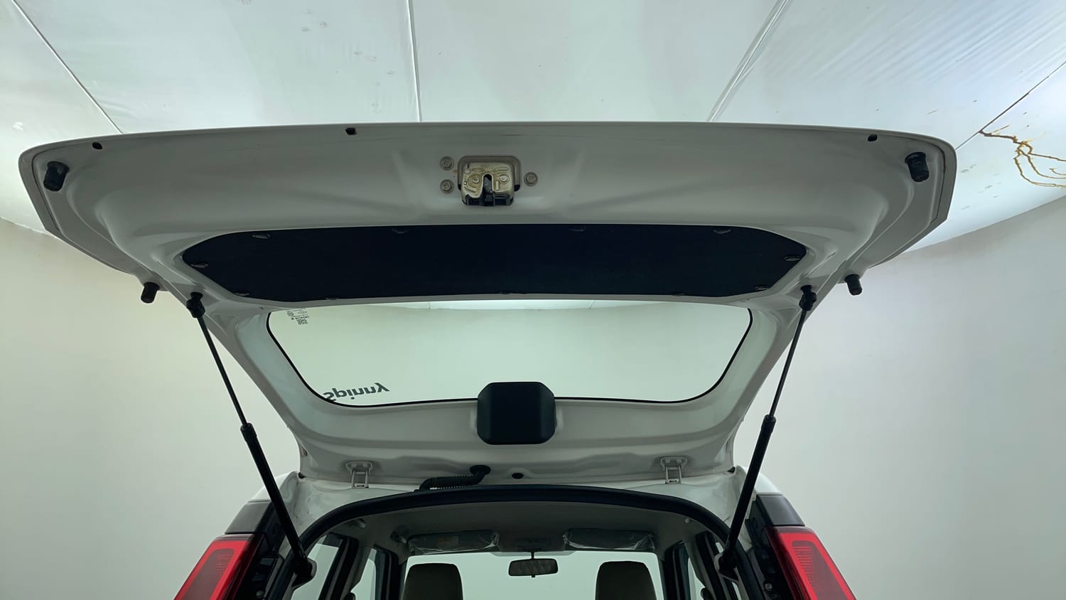 Used 2022 Maruti Suzuki Wagon R ZXI 1.2 Petrol Manual interior DICKY DOOR OPEN VIEW