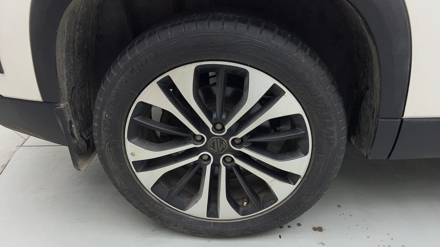 Used 2022 MG Motors Hector Sharp 1.5 Petrol CVT Petrol Automatic tyres RIGHT REAR TYRE RIM VIEW