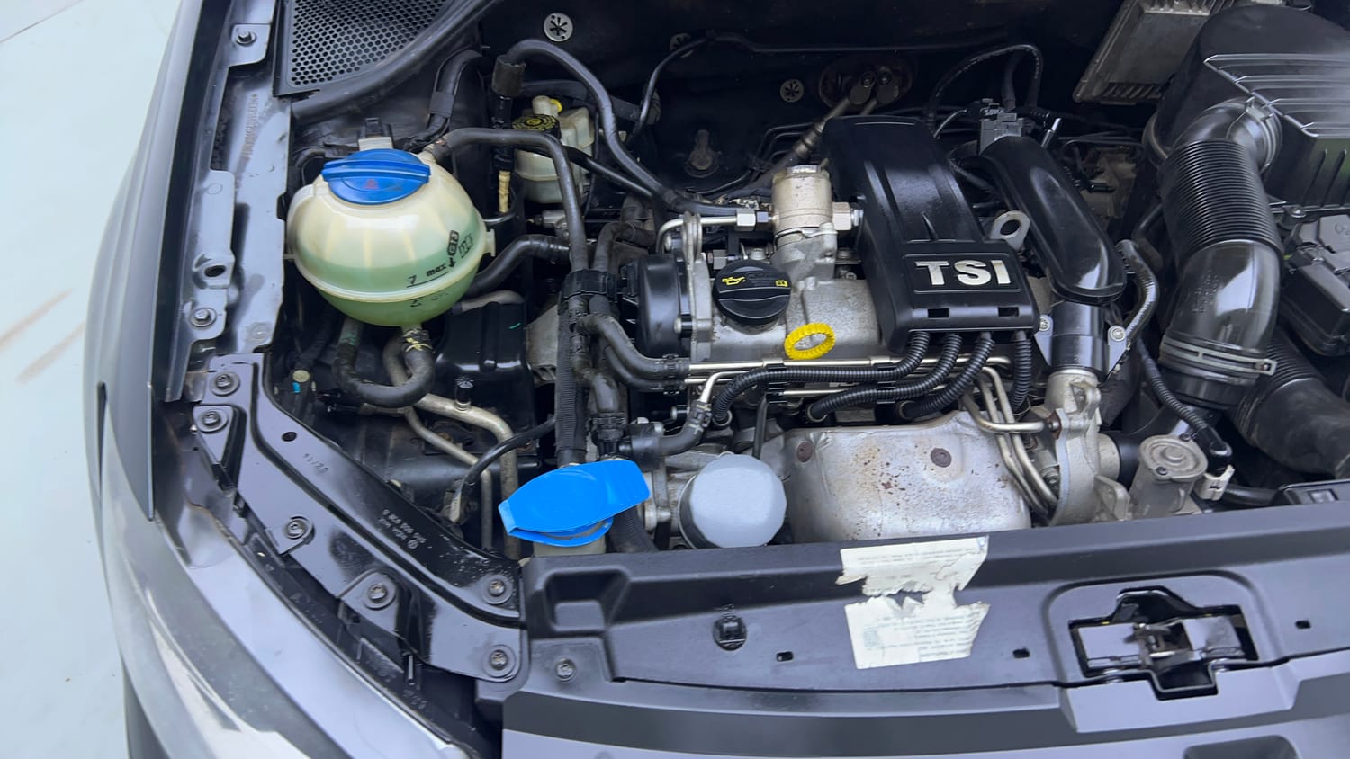 Used 2016 Volkswagen Vento Highline Petrol AT Petrol Automatic engine ENGINE RIGHT SIDE VIEW