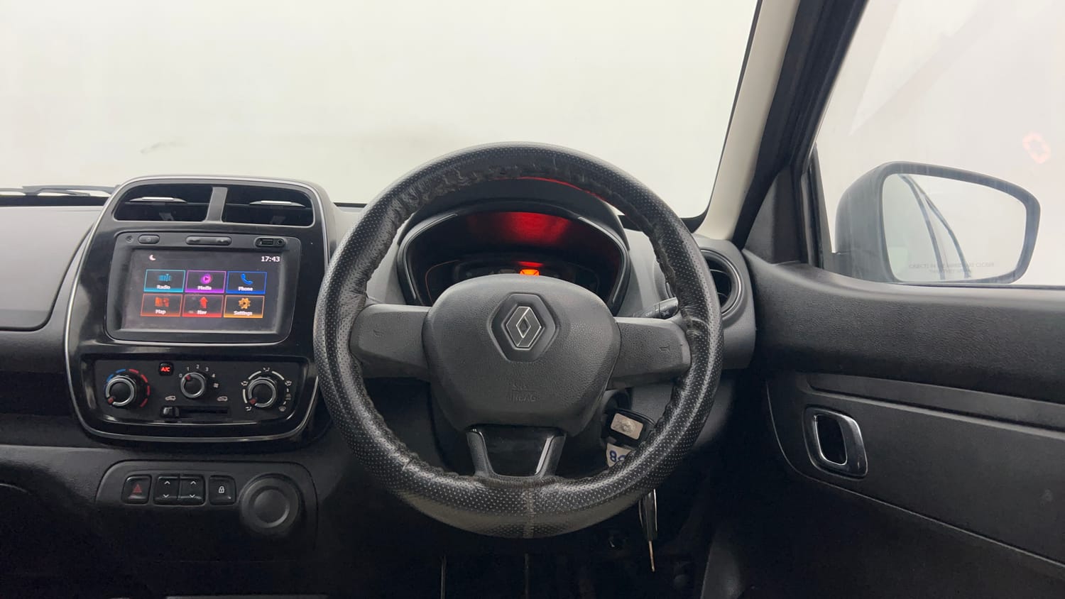 Used 2019 Renault Kwid RXT (O) 1.0 SCE Edition Petrol Manual interior STEERING VIEW