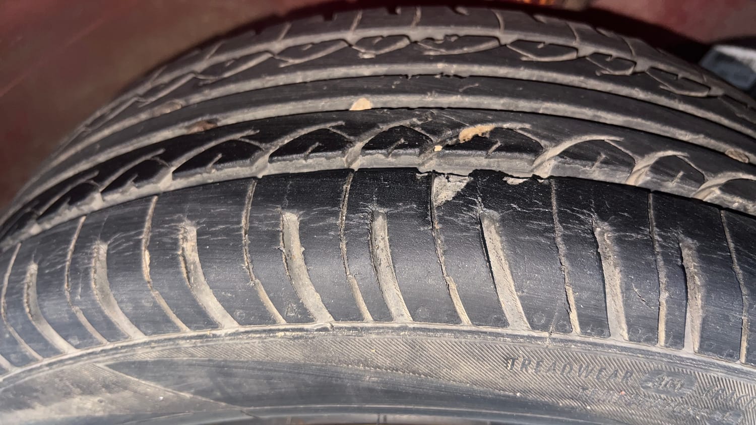 Used 2013 Honda Brio S MT Petrol Manual tyres RIGHT FRONT TYRE TREAD VIEW