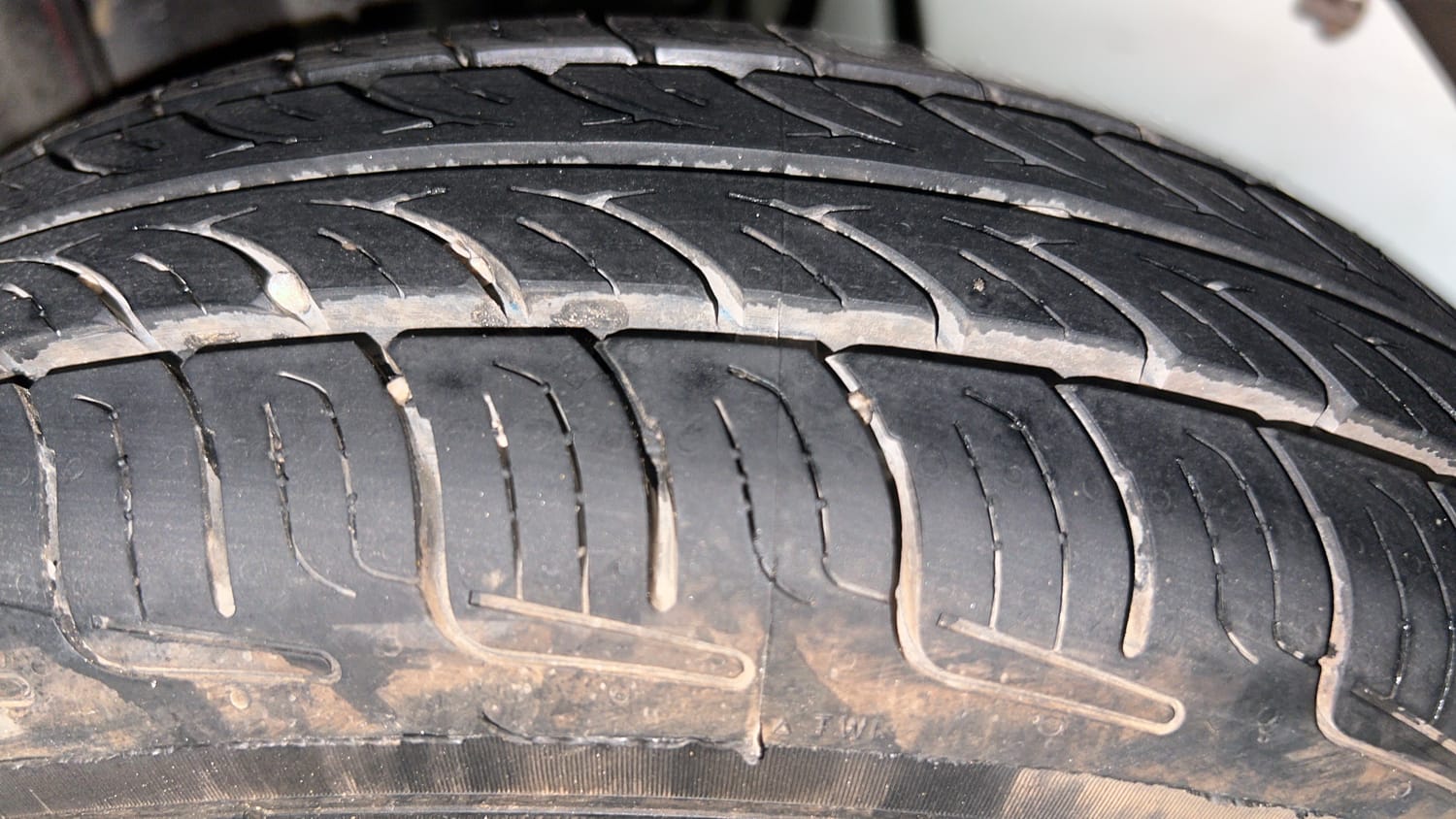 Used 2016 Maruti Suzuki Alto 800 VXi Petrol Manual tyres LEFT REAR TYRE TREAD VIEW