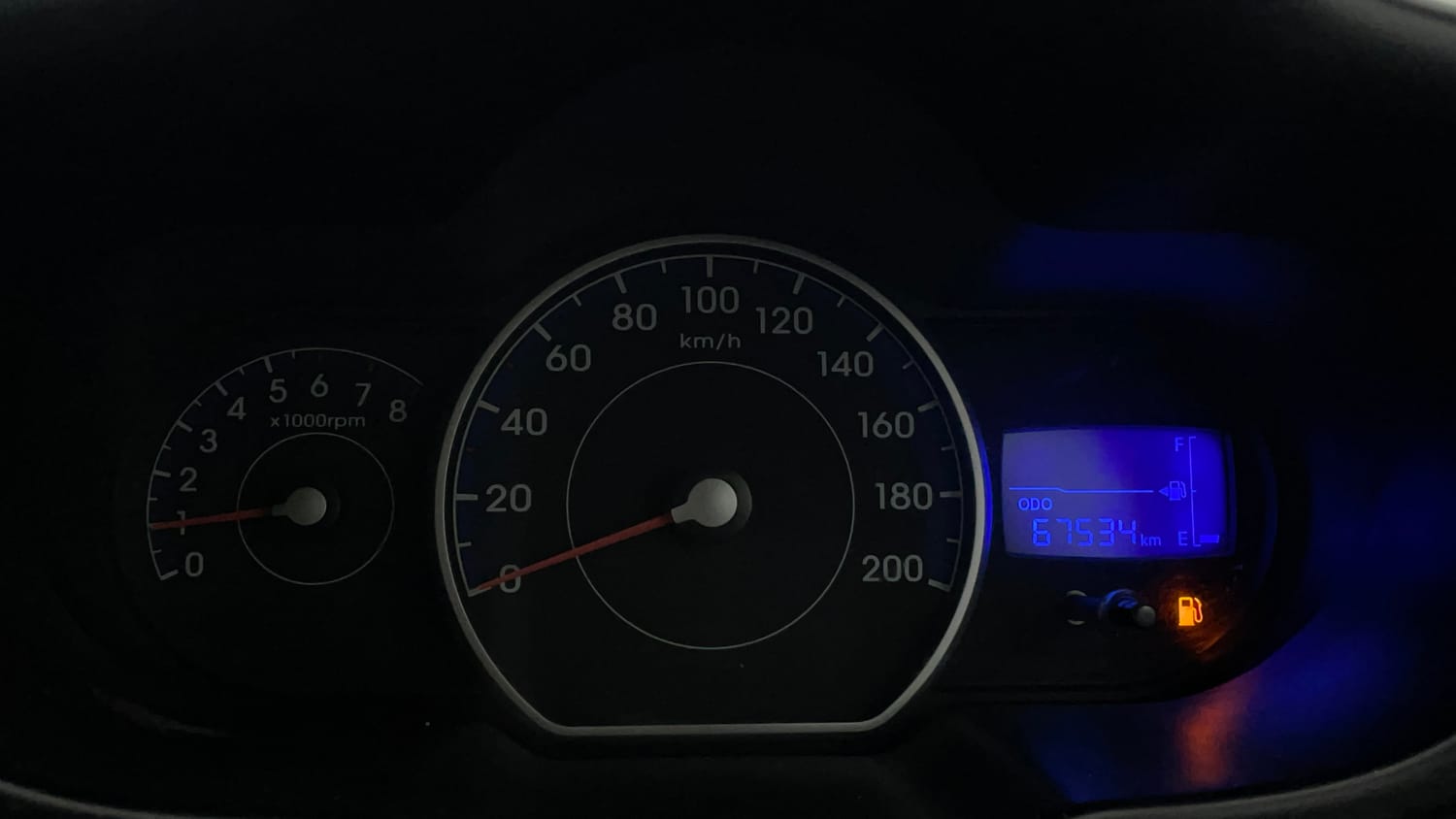 Used 2016 Hyundai i10 Sportz 1.1 iRDE2 Petrol Manual interior CLUSTERMETER VIEW