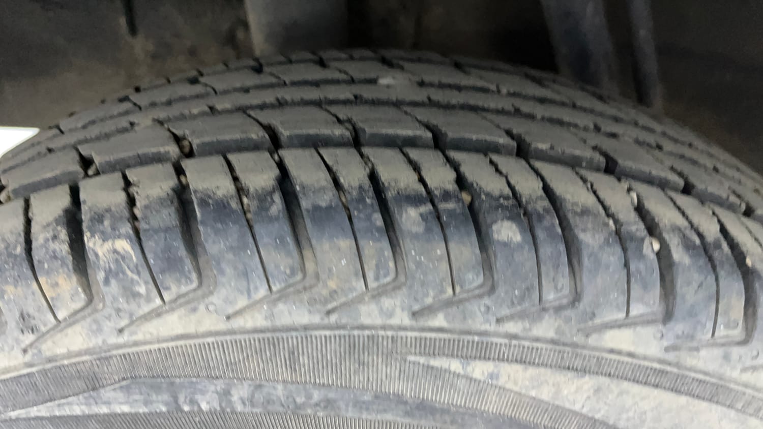 Used 2018 Renault Kwid CLIMBER 1.0 Petrol Manual tyres RIGHT REAR TYRE TREAD VIEW