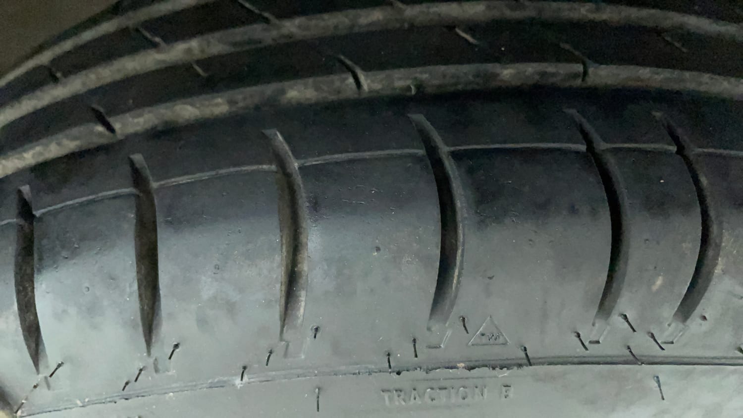 Used 2016 Renault Kwid RXT Petrol Manual tyres RIGHT FRONT TYRE TREAD VIEW
