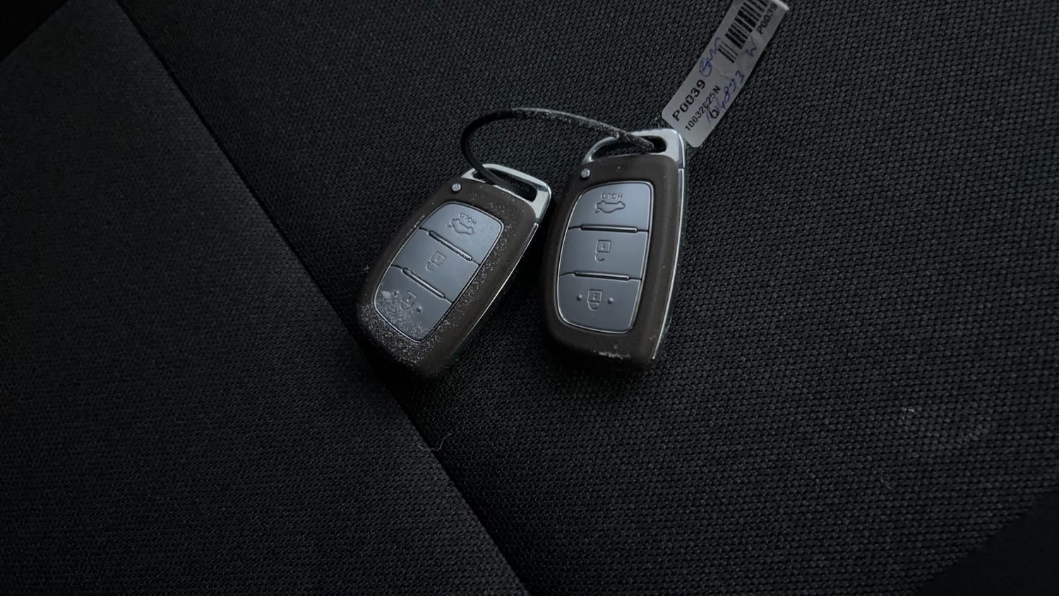 Used 2025 Hyundai Exter SX (O) Connect 1.2 AMT Petrol Automatic extra CAR KEY VIEW