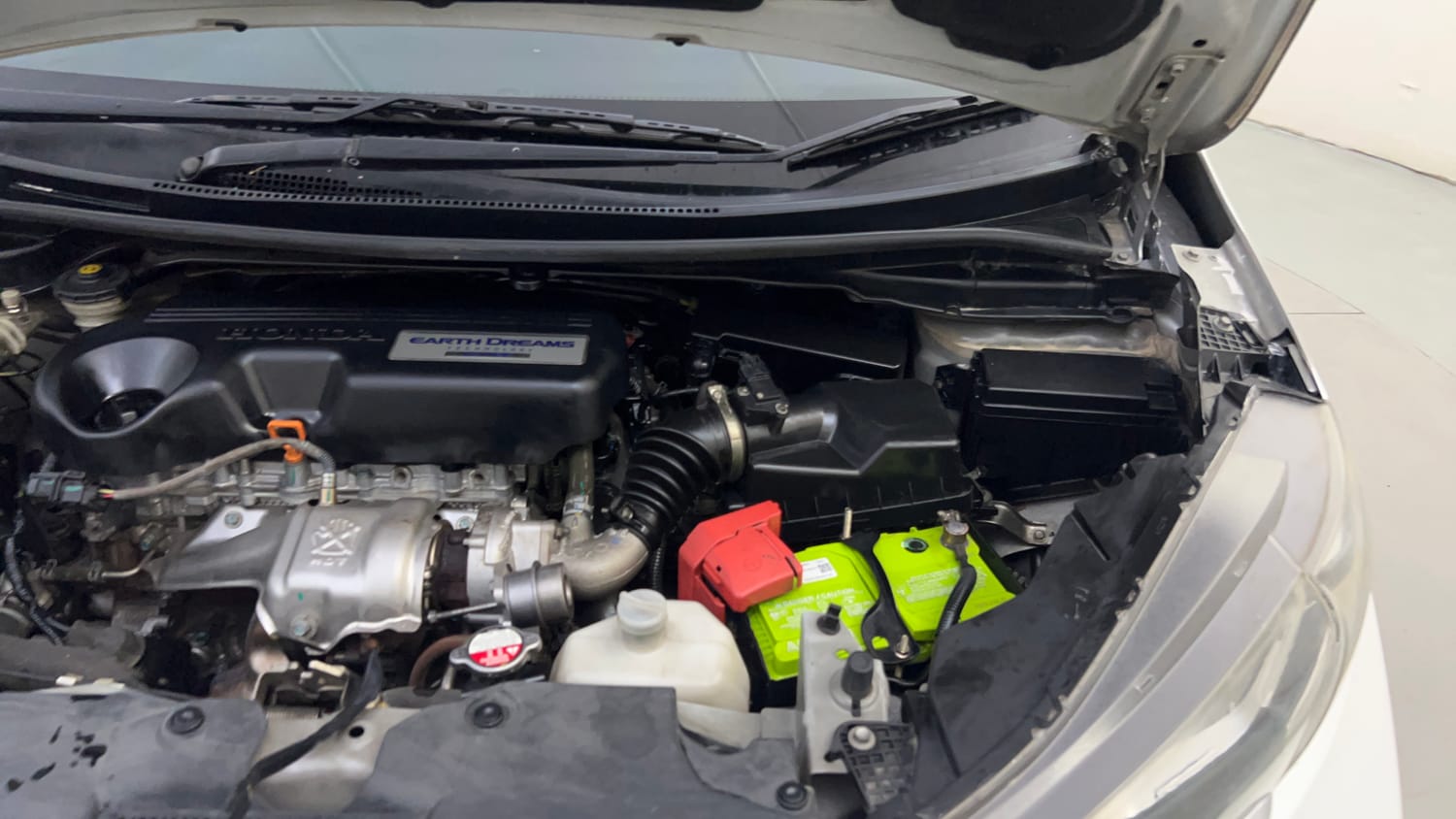 Used 2017 Honda WR-V VX MT Diesel Diesel Manual engine ENGINE LEFT SIDE HINGE & APRON VIEW