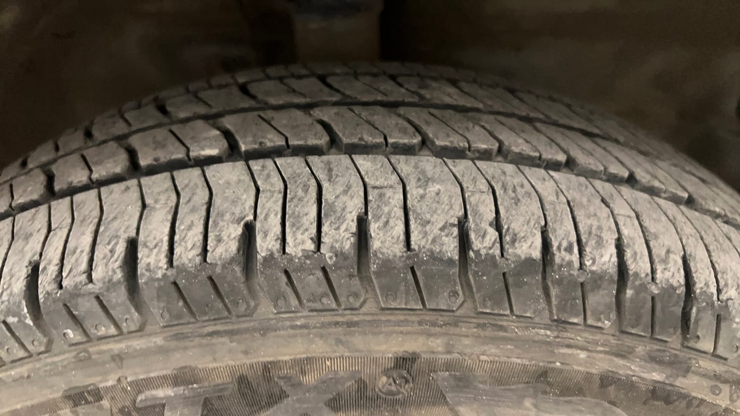 Used 2014 Maruti Suzuki Wagon R LXI CNG Cng Manual tyres RIGHT FRONT TYRE TREAD VIEW