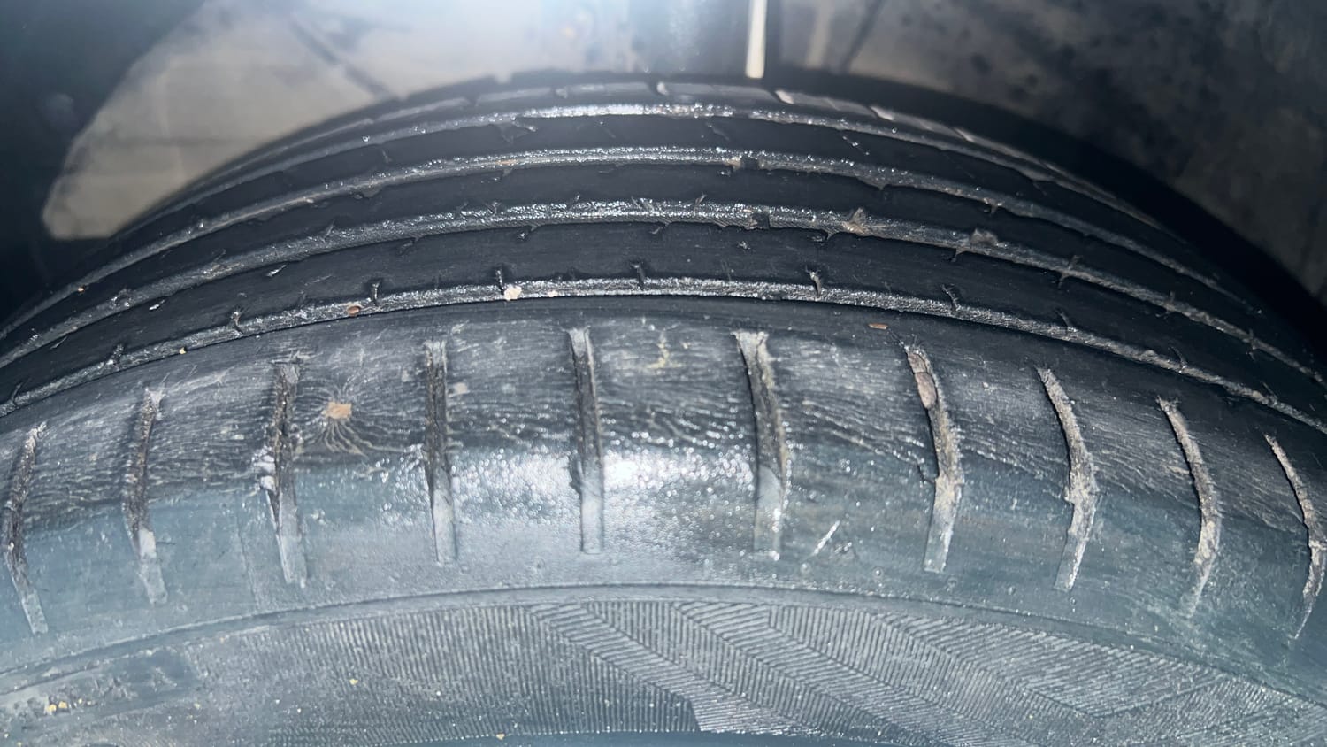 Used 2018 Maruti Suzuki Baleno Zeta 1.2 Petrol Manual tyres LEFT FRONT TYRE TREAD VIEW
