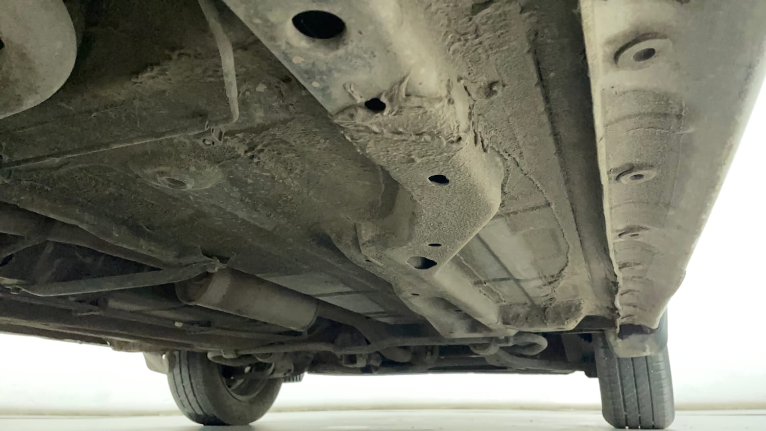 Used 2020 Tata Tiago XZA Petrol Automatic extra REAR RIGHT UNDERBODY VIEW
