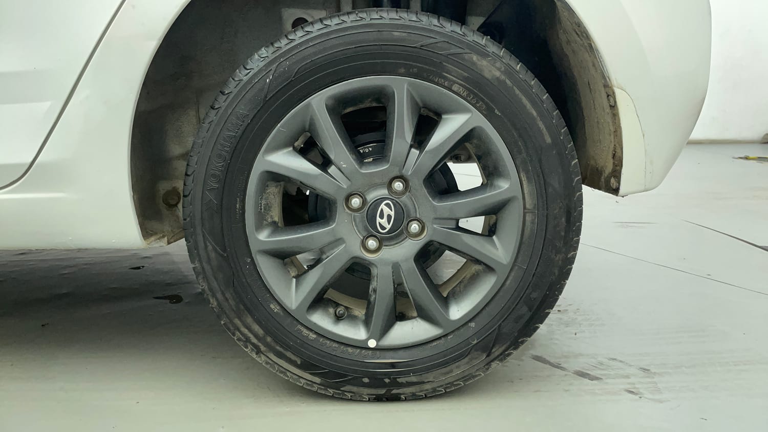 Used 2020 Hyundai Elite i20 Sportz Plus 1.2 Petrol Manual tyres LEFT REAR TYRE RIM VIEW