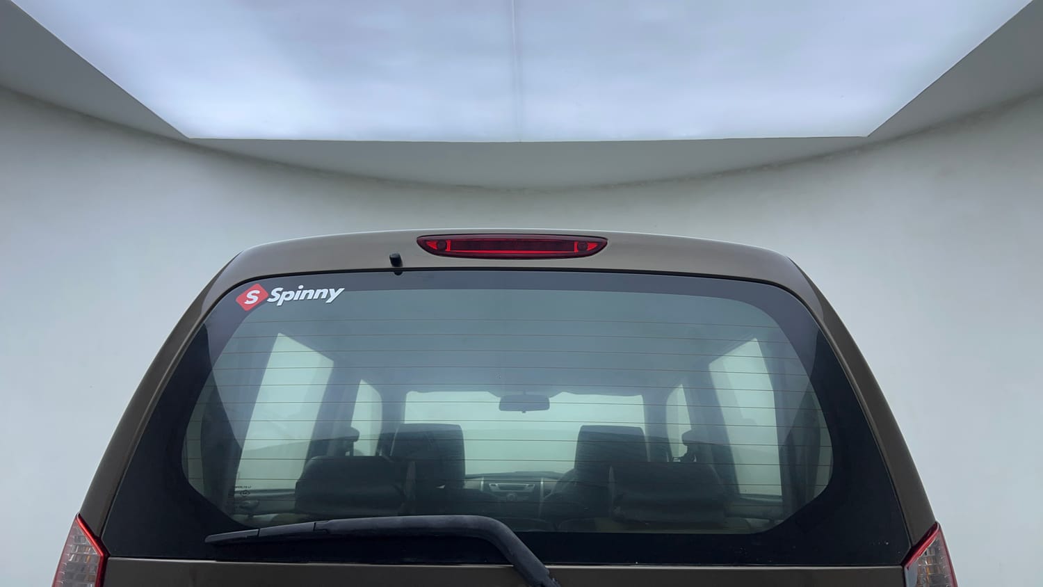 Used 2013 Maruti Suzuki Wagon R VXI Petrol Manual exterior BACK WINDSHIELD VIEW