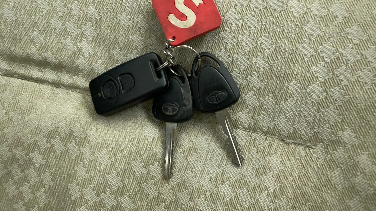 Used 2015 Tata Nano Twist XT Petrol Manual extra CAR KEY VIEW