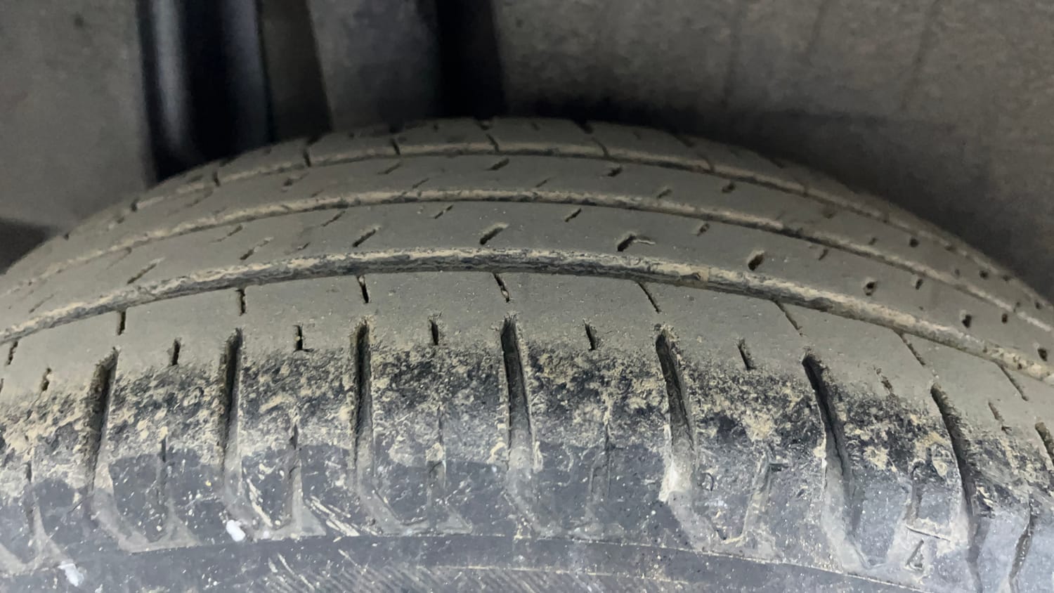 Used 2018 Maruti Suzuki Dzire ZXi Plus AMT Petrol Automatic tyres RIGHT REAR TYRE TREAD VIEW