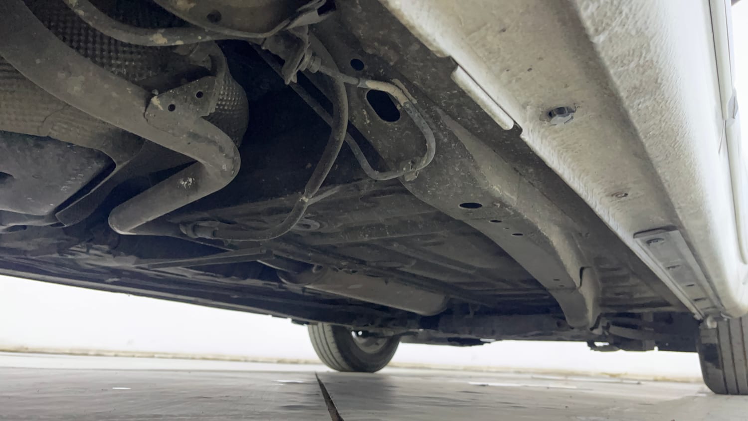 Used 2018 Maruti Suzuki Dzire ZXi Plus AMT Petrol Automatic extra REAR RIGHT UNDERBODY VIEW