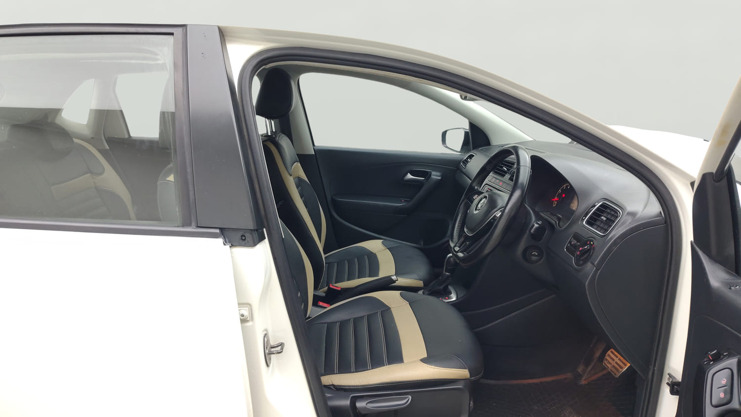 Used 2016 Volkswagen Polo GT TSI Petrol Automatic interior RIGHT SIDE FRONT DOOR CABIN VIEW