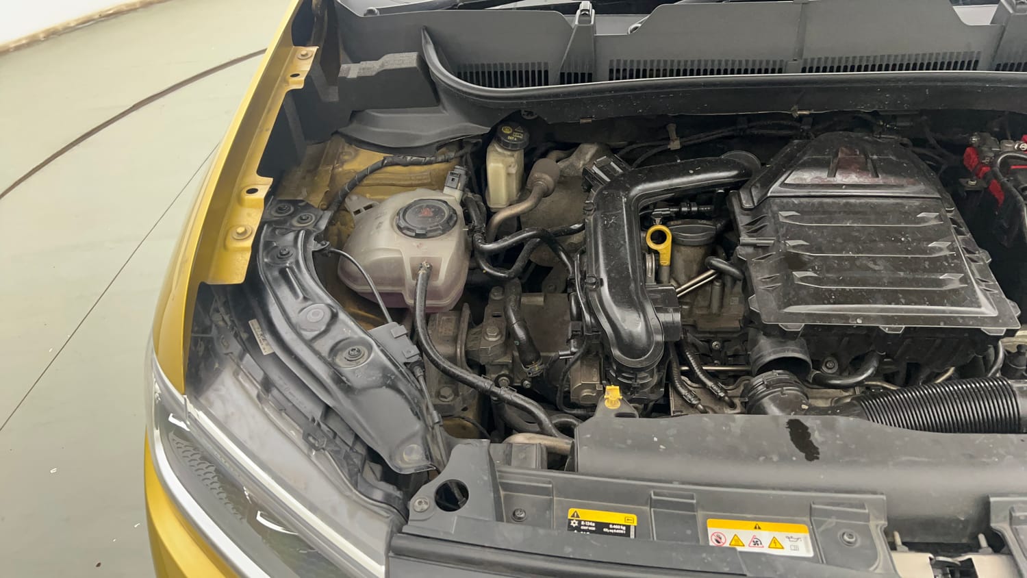 Used 2022 Volkswagen Taigun Topline 1.0 TSI MT Petrol Manual engine ENGINE RIGHT SIDE VIEW