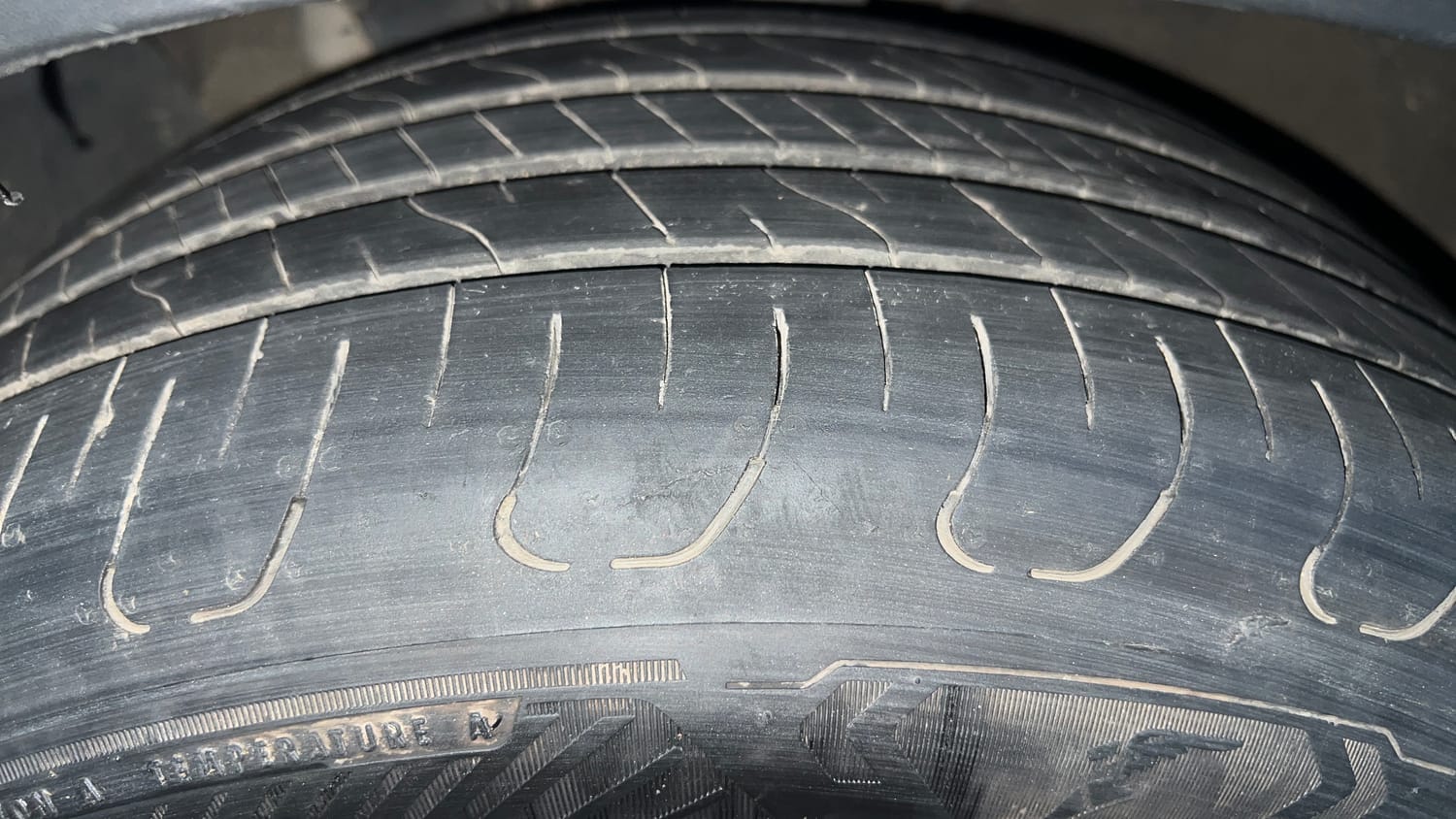 Used 2018 Hyundai Creta SX 1.6 AT Petrol Petrol Automatic tyres LEFT FRONT TYRE TREAD VIEW