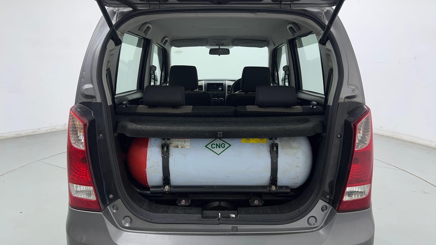Used 2015 Maruti Suzuki Wagon R LXI CNG Cng Manual interior DICKY INSIDE VIEW