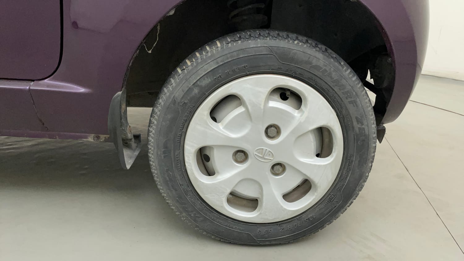 Used 2015 Tata Nano Twist XT Petrol Manual tyres RIGHT FRONT TYRE RIM VIEW