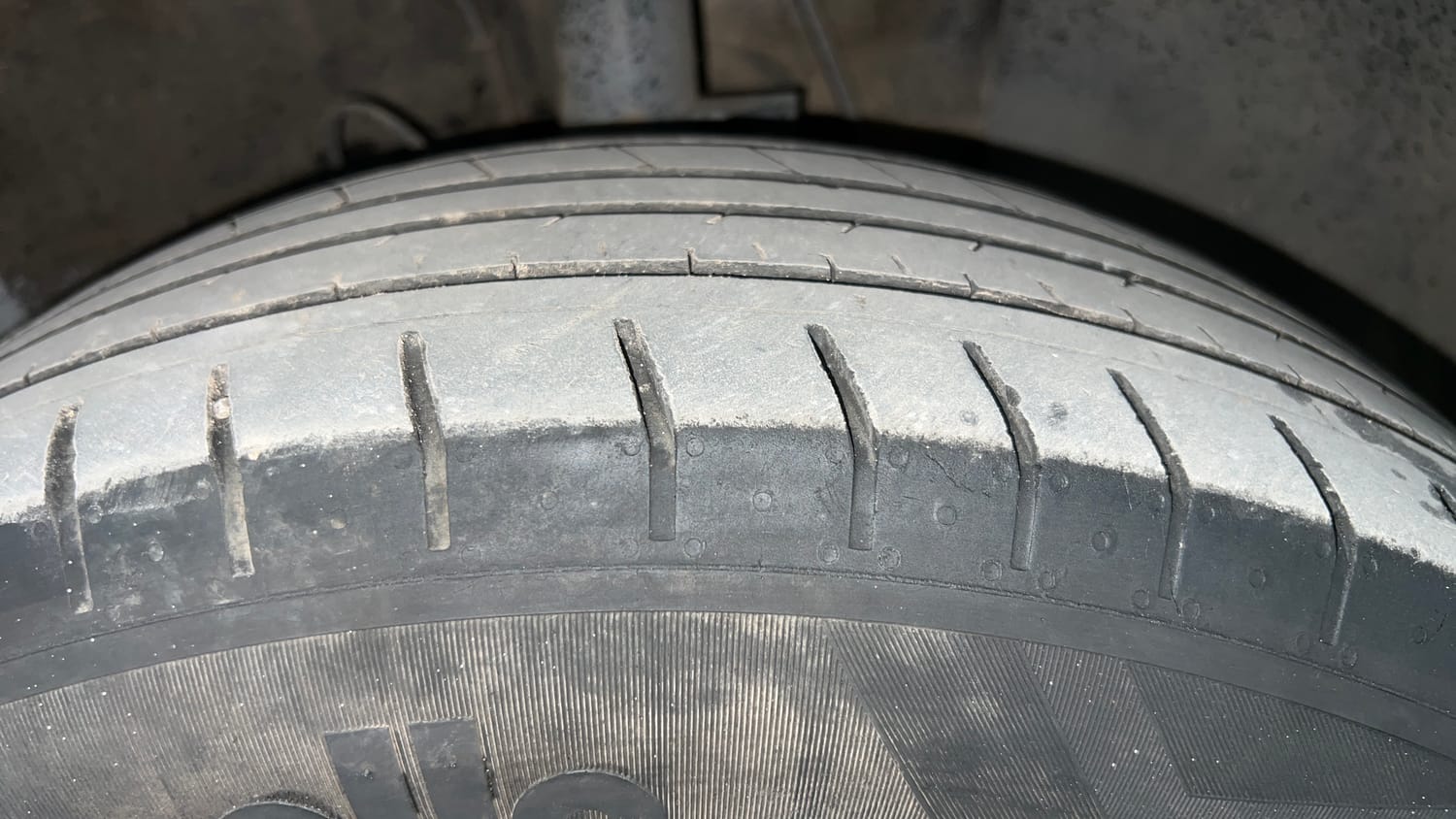 Used 2023 Hyundai Venue SX 1.2 Petrol Petrol Manual tyres RIGHT FRONT TYRE TREAD VIEW