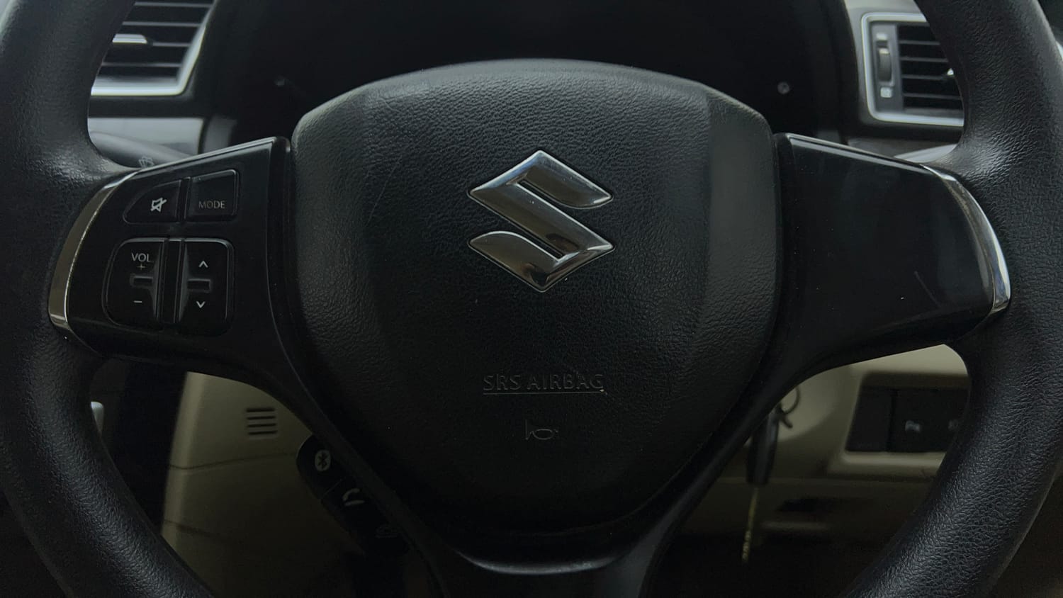 Used 2016 Maruti Suzuki Ciaz VXi+ AT Petrol Automatic top_features Airbags