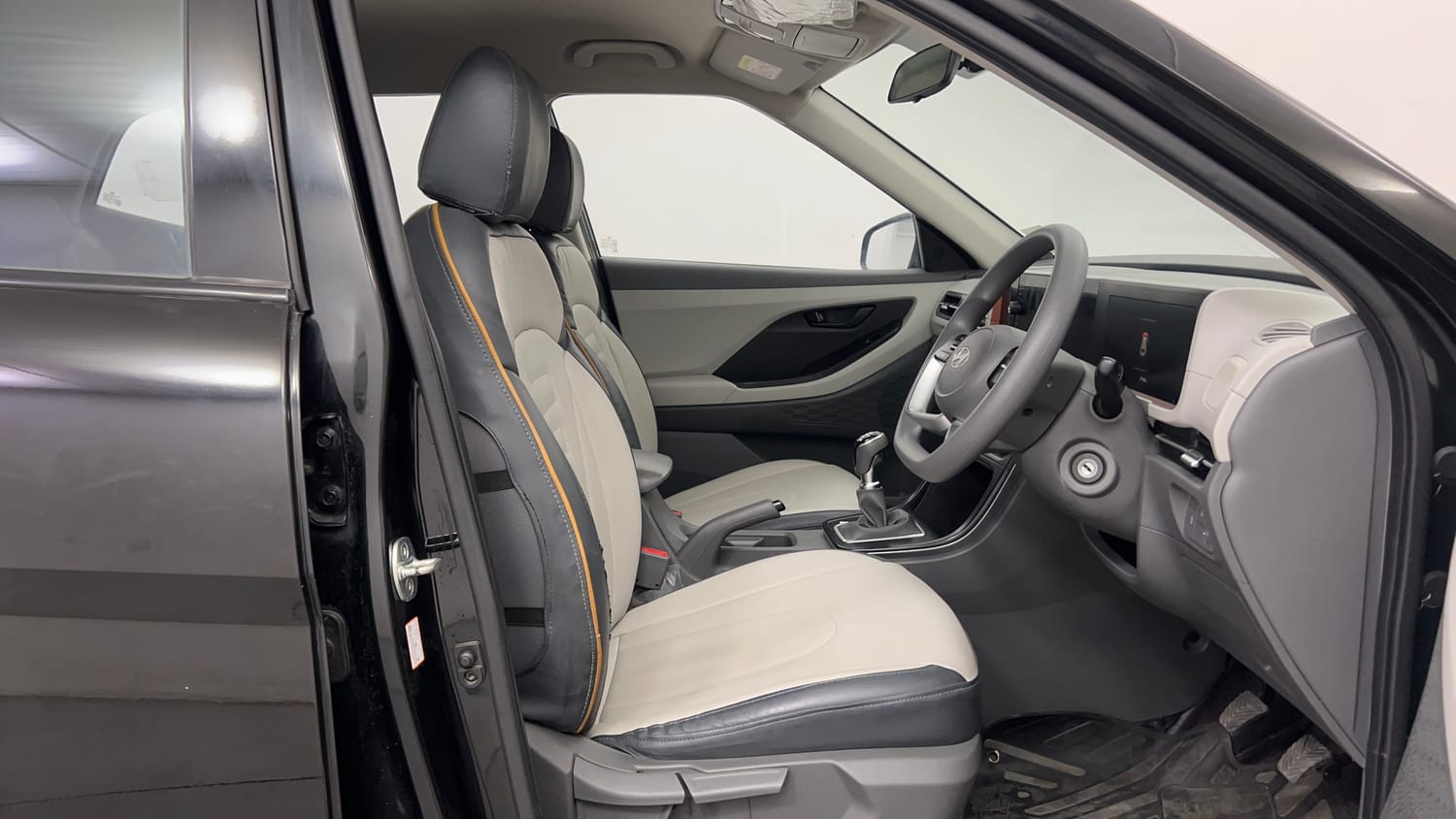 Used 2024 Hyundai Creta 1.5 MPi Petrol MT E Petrol Manual interior RIGHT SIDE FRONT DOOR CABIN VIEW