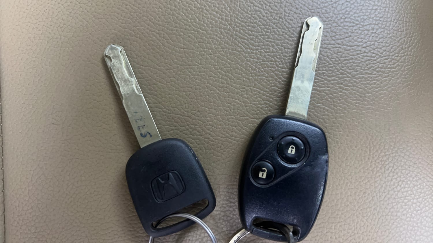 Used 2015 Honda Amaze 1.2 VX  (O)  i-VTEC Petrol Manual extra CAR KEY VIEW