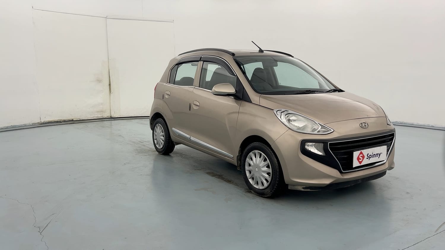 Used 2018 Hyundai Santro Asta Petrol Manual exterior RIGHT FRONT CORNER VIEW